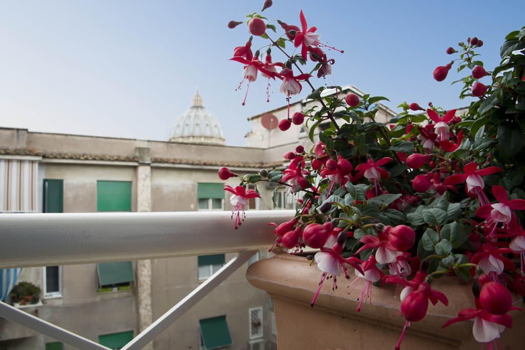 Di Fronte Alla Cupola Róma Szoba fotó